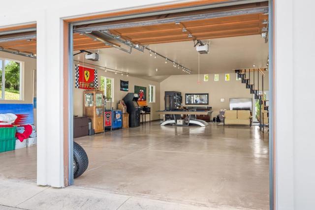 235 Vista Del Pajaro Road, Corralitos CA: https://media.crmls.org/mediaz/a851855c-71ff-49d4-bc4b-4e6321c5afbf.jpg
