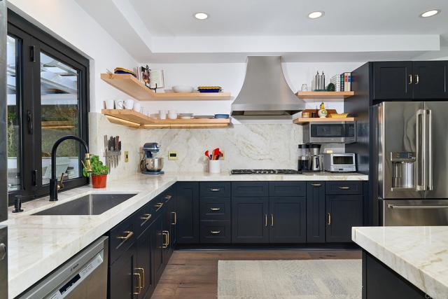 Detail Gallery Image 17 of 53 For 2739 Argonauta St, Carlsbad,  CA 92009 - 5 Beds | 4 Baths