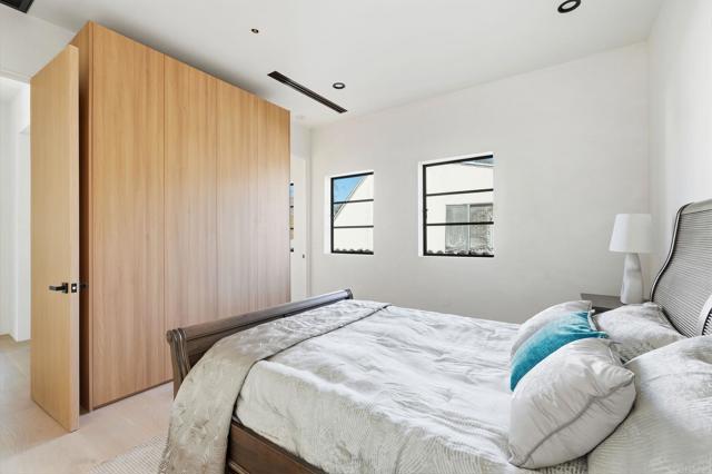 Detail Gallery Image 34 of 52 For 160 N Stanley Dr, Beverly Hills,  CA 90211 - 5 Beds | 5/1 Baths