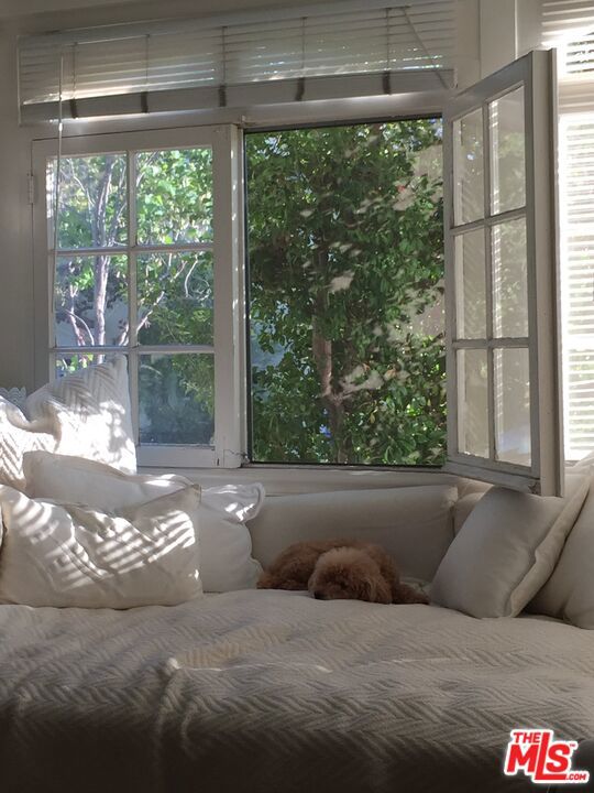 1301 Stanford St, Santa Monica CA: https://media.crmls.org/mediaz/a8525c76-51de-4fd1-af47-ef9e24ff21ad.jpg