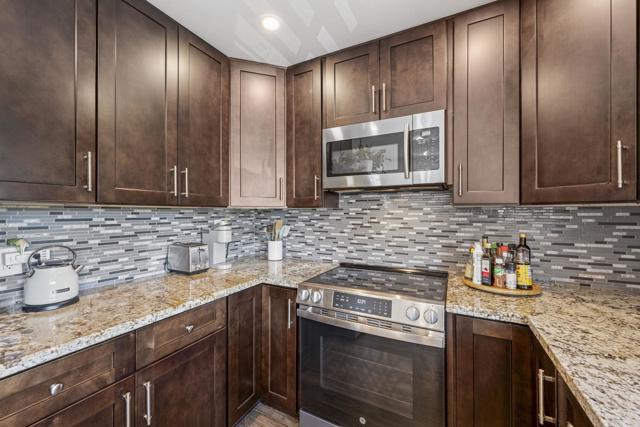955 Postal Way, Vista CA: https://media.crmls.org/mediaz/a852fcff-17a3-4380-af51-2c100f8e1ae5.jpg