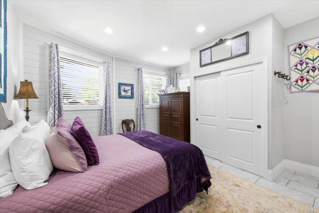 Image 34 of 71 For 223 Oregon Street