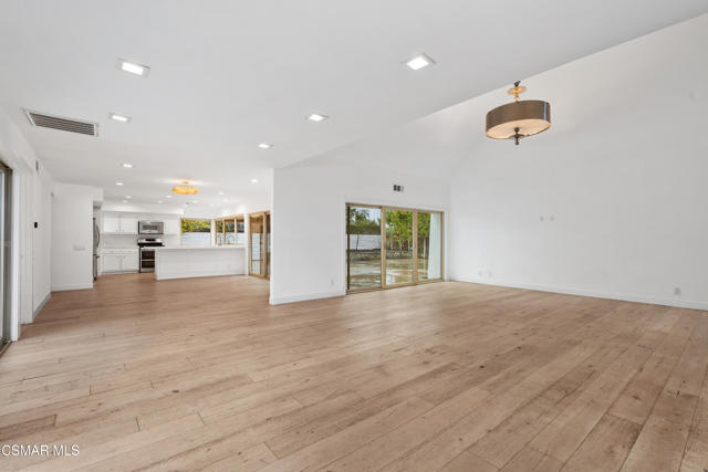 4531 Coolhaven Court, Westlake Village CA: https://media.crmls.org/mediaz/a8541860-467d-4ebd-90b0-7b82f69ed7e9.jpg