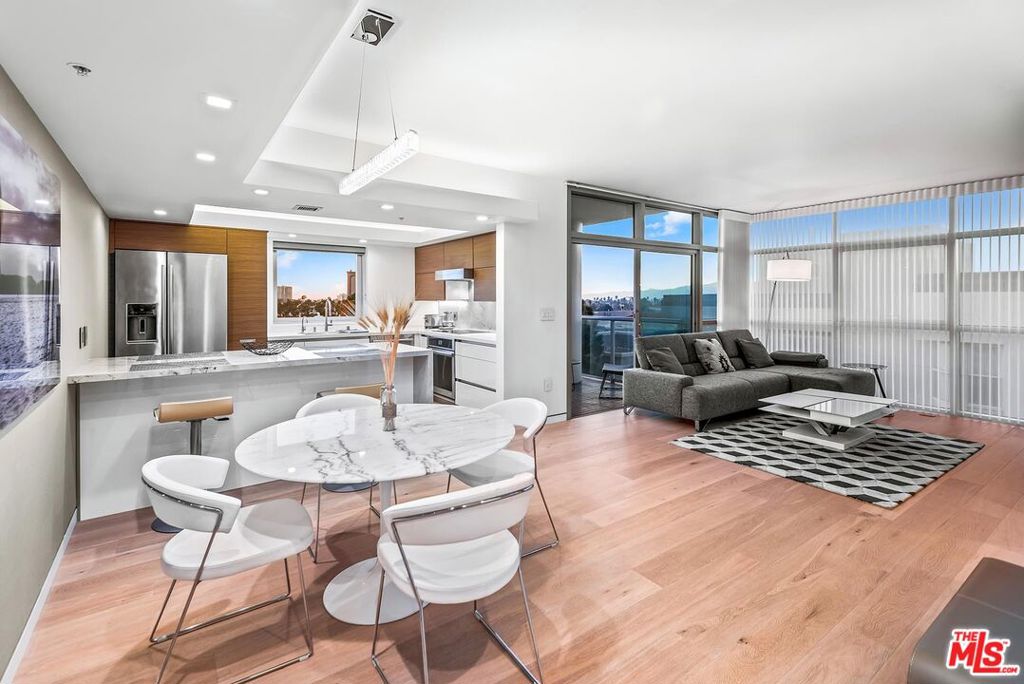 13700 Marina Pointe Drive #617