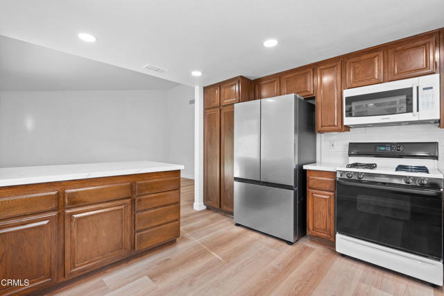 Detail Gallery Image 20 of 49 For 2437 Kimberly Ave, Camarillo,  CA 93010 - 3 Beds | 2 Baths