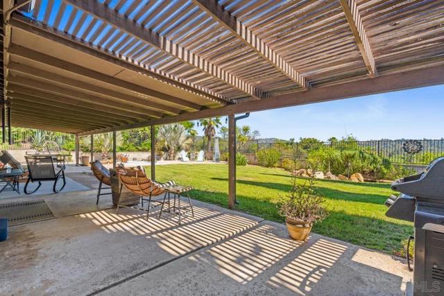 17109 Cloudcroft Dr, Poway CA: https://media.crmls.org/mediaz/a856345e-04f1-41c5-a7f6-2831d94ee8c3.jpg