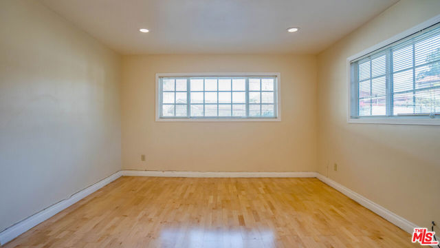 9631 CRYSTAL VIEW Drive, Tujunga CA: https://media.crmls.org/mediaz/a8572a9c-076b-467f-b904-a4cadf77ee54.jpg