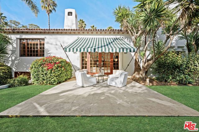 2347 E Valley Road, Santa Barbara CA: https://media.crmls.org/mediaz/a8574561-fb46-4b34-8994-9298d5ec770f.jpg