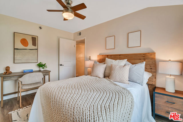 4939 Maytime Lane, Culver City CA: https://media.crmls.org/mediaz/a857e3ec-3254-41ac-82a5-b39bae75b6ef.jpg