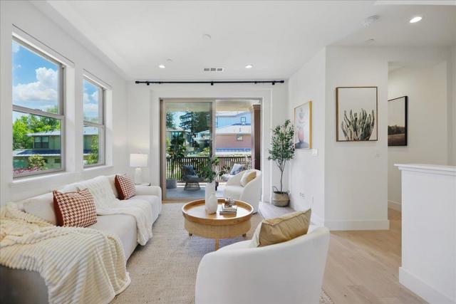 332 Marquetta Circle, Mountain View CA: https://media.crmls.org/mediaz/a8580ec7-8560-4c6c-a16a-93dbf56b738d.jpg