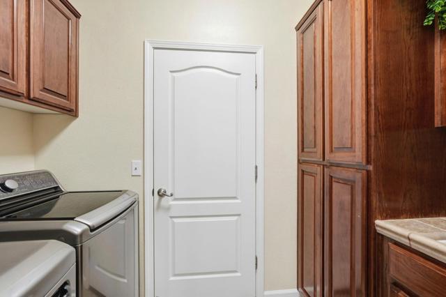 4152 Post Oak Drive, Turlock CA: https://media.crmls.org/mediaz/a8587e66-1d53-4bc9-b54e-097d5d60a50c.jpg