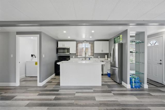 3015 E BAYSHORE Road, Redwood City CA: https://media.crmls.org/mediaz/a8588d76-9411-4460-a357-276b7dfd3bc6.jpg
