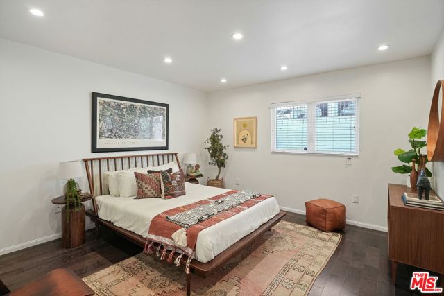 614 Rosemont Avenue, Los Angeles CA: https://media.crmls.org/mediaz/a858aec4-d6ce-4e05-a1c2-422106e5769f.jpg