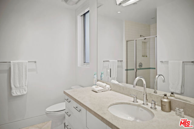 27454 Winding Way, Malibu CA: https://media.crmls.org/mediaz/a858f08d-f66e-4d28-a7f5-2e1c59da57d0.jpg