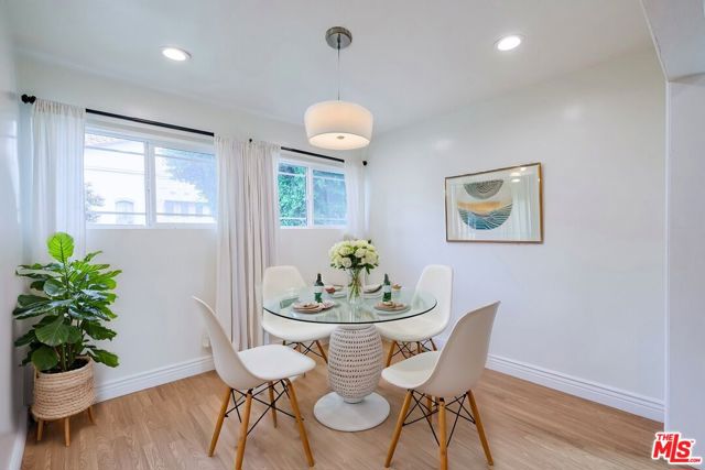 6110 N De Longpre Avenue, Los Angeles CA: https://media.crmls.org/mediaz/a8599887-2200-454c-95b2-29c6233c5fba.jpg