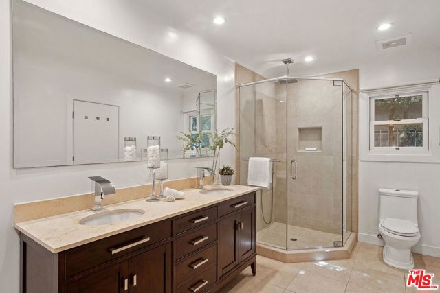 149 S Wetherly Drive, Beverly Hills CA: https://media.crmls.org/mediaz/a85a27d6-c3e7-4579-a14e-be055d3aab0f.jpg