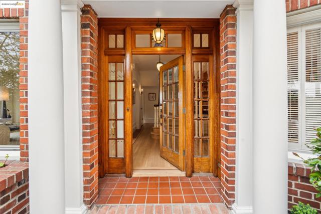 80 Oak Ridge Rd, Berkeley CA: https://media.crmls.org/mediaz/a85a613a-9458-42ca-be0f-9f70c7937137.jpg