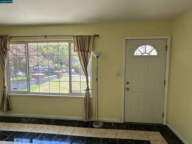 26 Leeward Way, Pittsburg CA: https://media.crmls.org/mediaz/a85b09e8-a0dc-4bde-b0b2-fbfb812d2a19.jpg