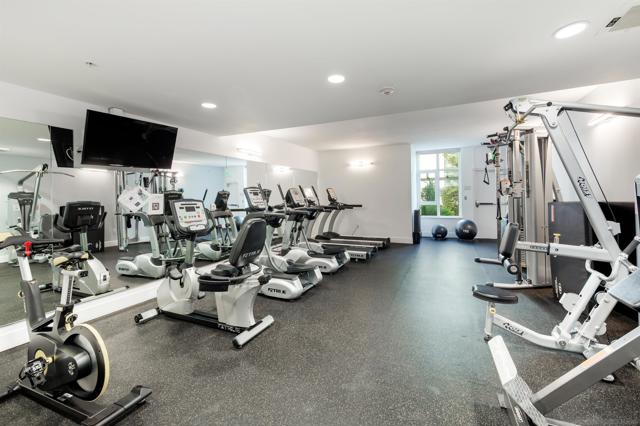 475 Redwood, San Diego CA: https://media.crmls.org/mediaz/a85b3432-5484-4ddd-bad6-5665e8da74c4.jpg