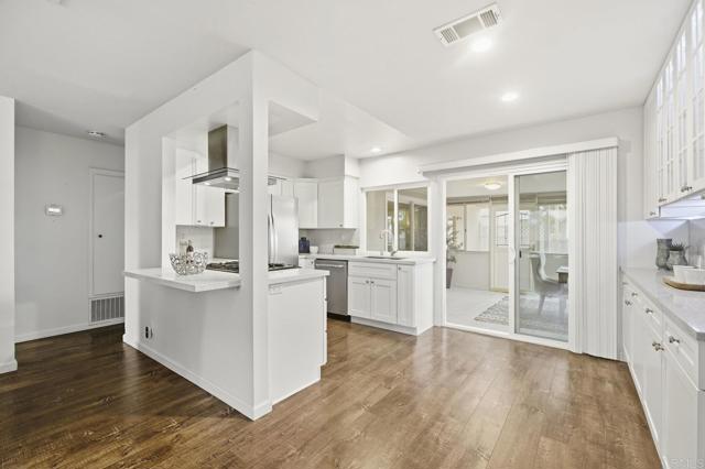 3902 Vista Campana N, Oceanside CA: https://media.crmls.org/mediaz/a85b749f-a545-45ec-857e-1e7d5615ea5f.jpg