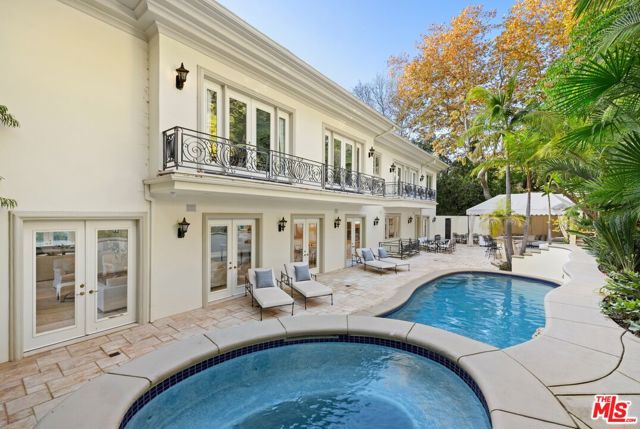 1350 Benedict Canyon Drive, Beverly Hills CA: https://media.crmls.org/mediaz/a85dba74-d99b-4444-aacc-a4167e3c6498.jpg