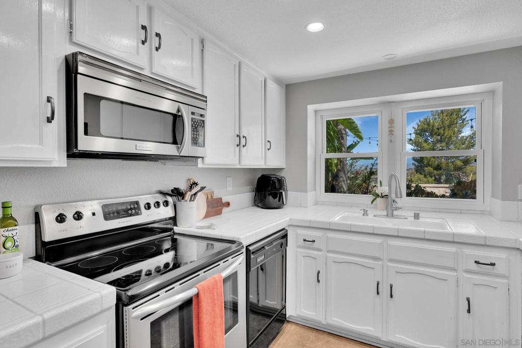 12518 Calle Tamega - photo 18