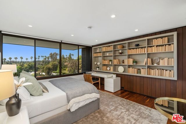 1005 Elden Way, Beverly Hills CA: https://media.crmls.org/mediaz/a85e4fe6-895f-4bd2-829b-ae6fb80c1bc5.jpg