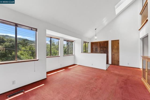 6201 Hillside Dr, El Sobrante CA: https://media.crmls.org/mediaz/a85e5740-0737-4777-866d-5f000fe31578.jpg