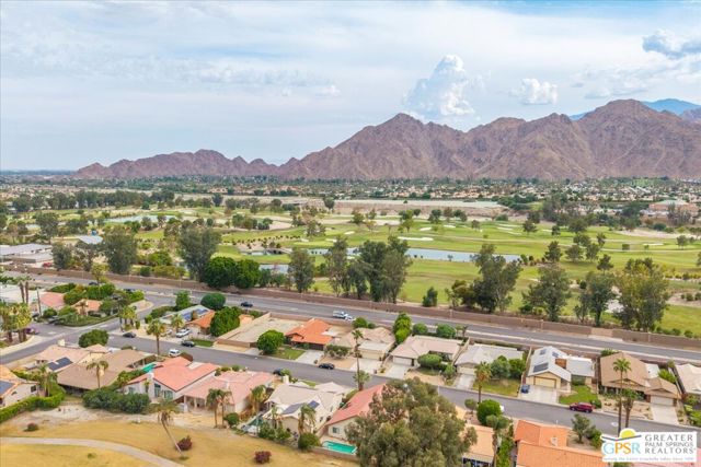 76954 Florida Avenue, Palm Desert CA: https://media.crmls.org/mediaz/a85e9eaa-bd87-44de-9a3e-a85e4d515dfd.jpg