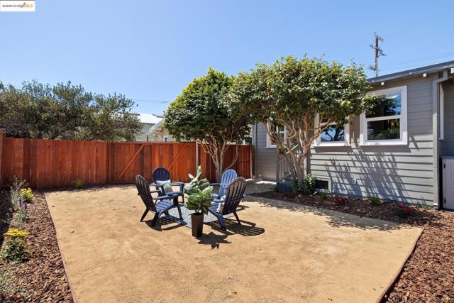 1092 Dwight Way, Berkeley CA: https://media.crmls.org/mediaz/a85eca3c-d41d-4974-956e-0c2f431e4807.jpg