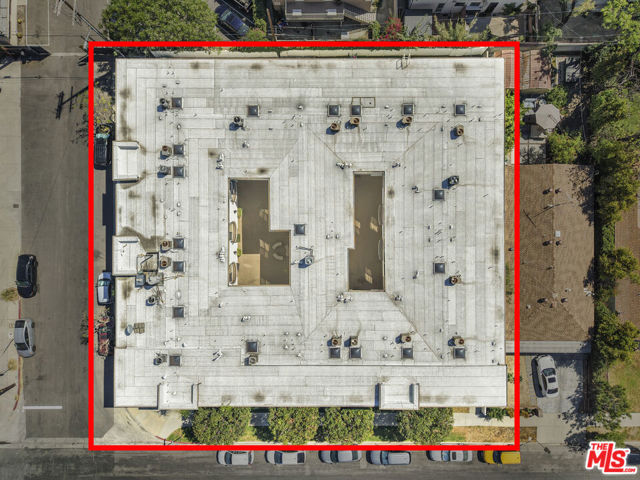 Image 23 of 32 For 5330 Satsuma Avenue