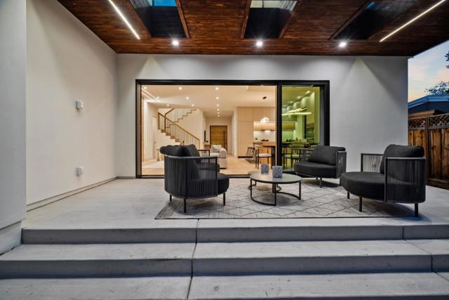 700 Farley Street, Mountain View CA: https://media.crmls.org/mediaz/a8606c50-13f1-4bcd-9e22-d0ac4cf9cf5e.jpg