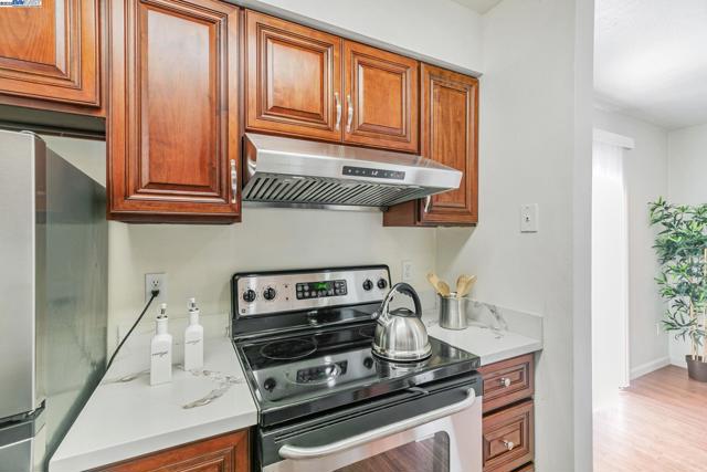 38627 Cherry Ln, Fremont CA: https://media.crmls.org/mediaz/a860faf8-9c32-4815-a1b7-d48af0a4508d.jpg