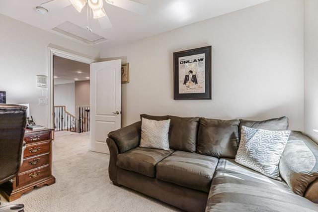 290 Bonnie Lane, Hollister CA: https://media.crmls.org/mediaz/a8616873-25d9-42c6-853b-9453e7d9a329.jpg