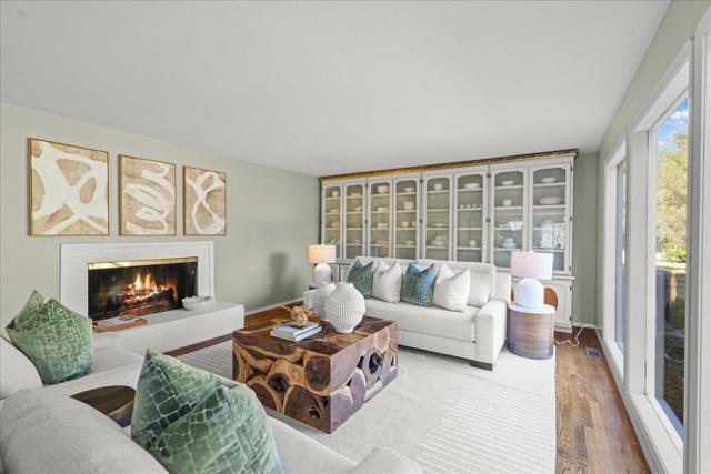 14721 Live Oak Lane, Saratoga CA: https://media.crmls.org/mediaz/a8618ab7-3139-452c-87b9-8e1ed66f708e.jpg