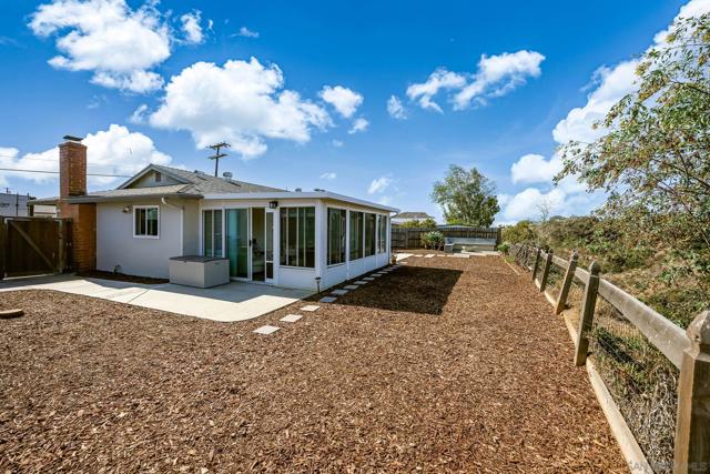 2434 Meadow Lark Dr, San Diego CA: https://media.crmls.org/mediaz/a86210ba-c589-42ee-bb50-a63b1ff19ec0.jpg