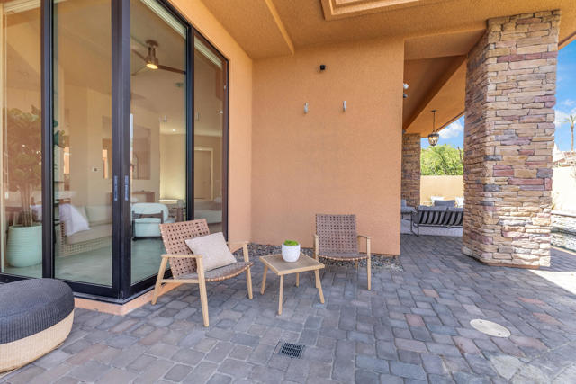 50050 Camino Privado, La Quinta CA: https://media.crmls.org/mediaz/a862a4eb-32e2-4ed4-888f-381f7632ed2f.jpg