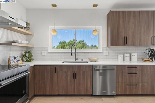 Image 17 of 58 For 10336 Greenview Dr