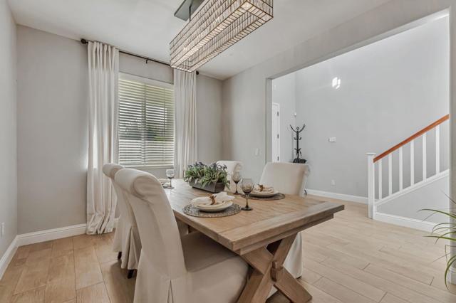 9565 Grande Drive, Gilroy CA: https://media.crmls.org/mediaz/a862f805-8bc3-481a-beda-f16769eb59ca.jpg