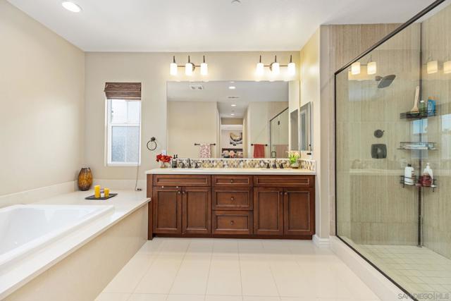 12712 Cloudbreak Ave, San Diego CA: https://media.crmls.org/mediaz/a8631196-3fef-4334-94e4-1072ff540e57.jpg