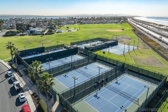 85 Catspaw Cpe, Coronado CA: https://media.crmls.org/mediaz/a8636c92-8a78-4eae-8b5b-732c8eff645e.jpg