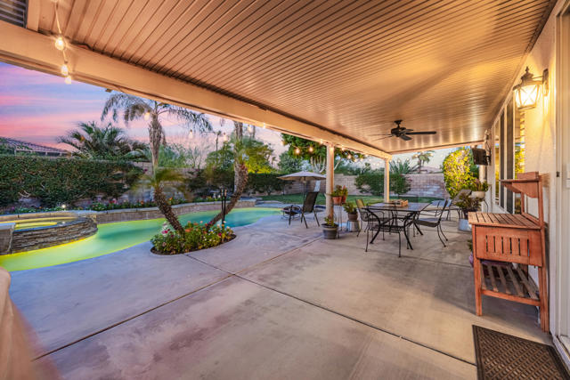 79976 Castille Drive, La Quinta CA: https://media.crmls.org/mediaz/a8636d83-42a0-4553-be96-c03c0266a25f.jpg