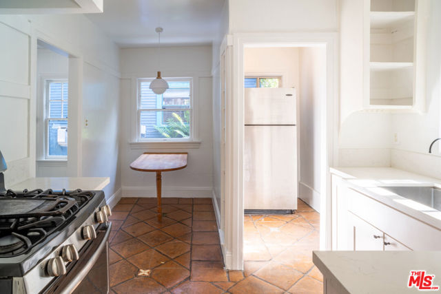 2206 Avon Street photo 9