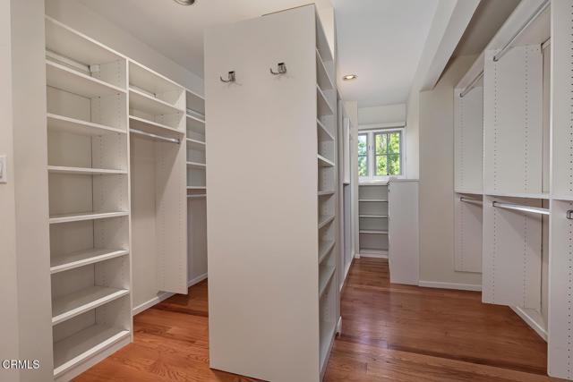 423 Lakeview Road, Pasadena CA: https://media.crmls.org/mediaz/a86398e0-113b-44ab-bfe2-1d98c8f25c1a.jpg