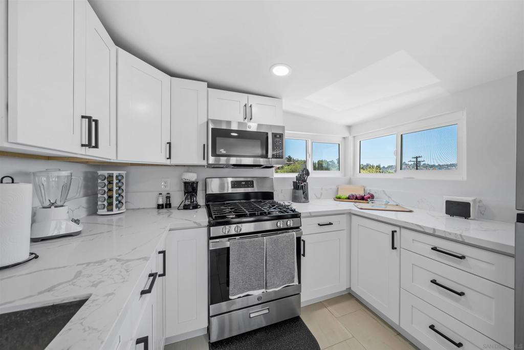 MLS #250045660SD image #28