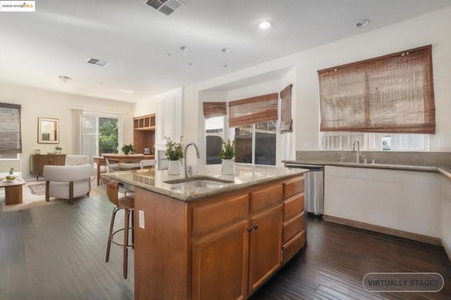 1839 Elizabeth Way, Brentwood CA: https://media.crmls.org/mediaz/a8642221-4be6-4bee-98b7-f0ce2ca20d32.jpg