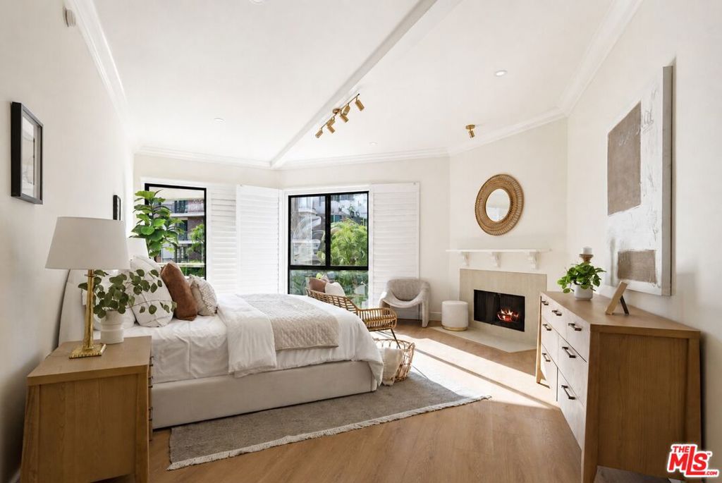 11808 Dorothy Street #206