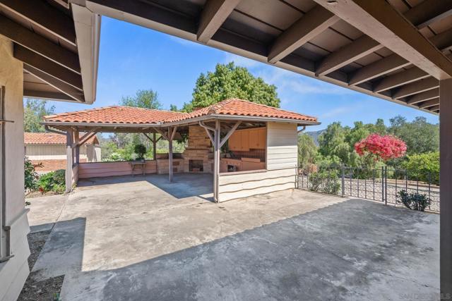 Image 41 of 53 For 2652 Mountain View Dr