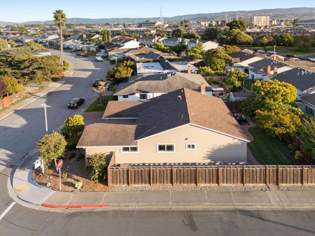 626 Harvester Drive, Foster City CA: https://media.crmls.org/mediaz/a864b0f8-2efe-4e3c-94dc-e8e8775c7e14.jpg