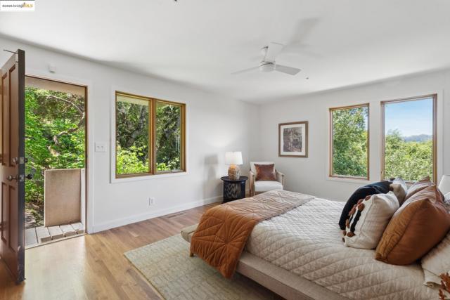 12688 Brookpark Road, Oakland CA: https://media.crmls.org/mediaz/a86606d8-e1d4-404f-bf05-cf50dacd3c95.jpg